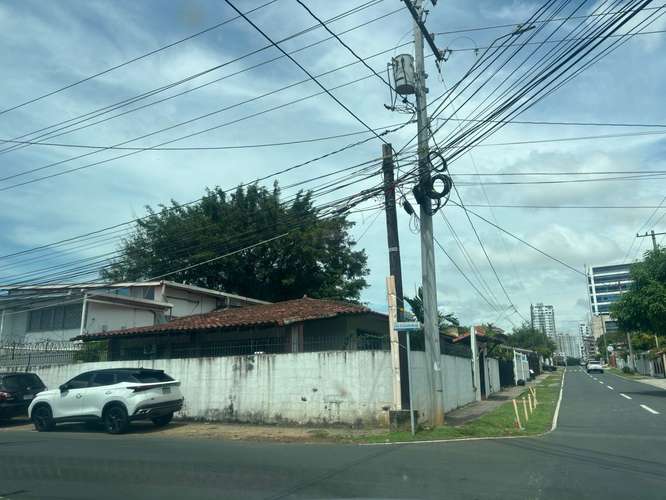 Casa Comercial en Alquiler en Esquina | Calle 71 San Francisco 
