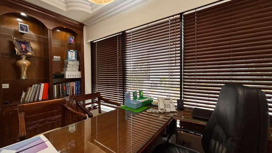 Consultorio odontológico equipado en PH Royal Center, Marbella: listo para operar