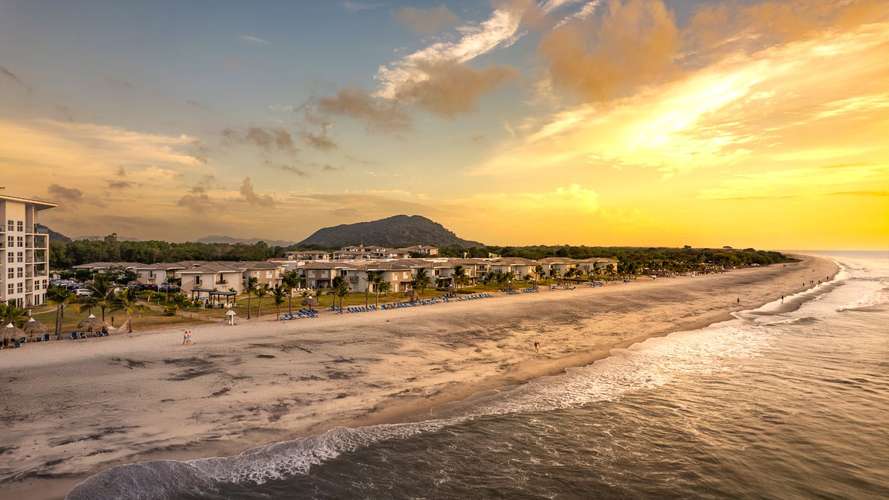 Vive o Invierte en Playa Caracol | Apartamentos de 2 y 3 Recámaras - Imagen 3