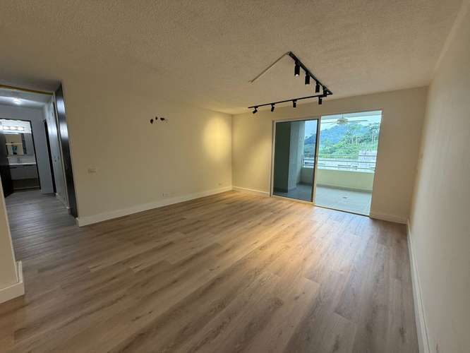Alquiler Apartamento Remodelado en PH Altamira Gardens | 3 Hab, 2 Baños, Línea Blanca Nueva - Imagen 7
