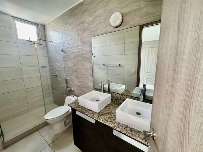 Solo clientes directos · 2 habitaciones y balcón · Luxor 300 · El Cangrejo - Imagen 7