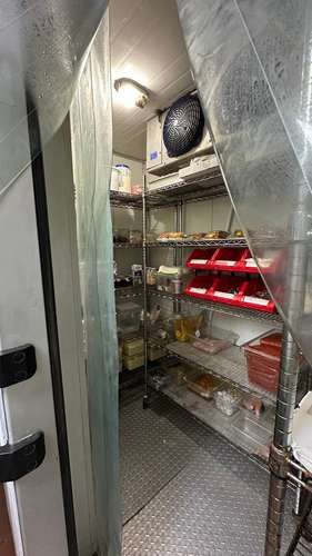 Se vende Local en Pueblo Nuevo amoblado - Imagen 11