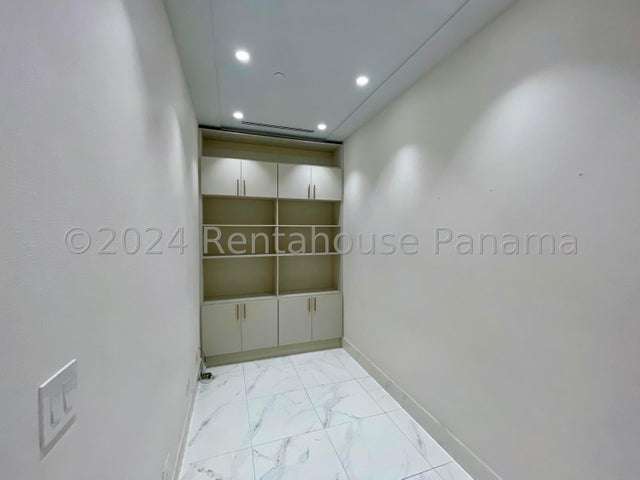 Venta de Consultorio en Costa del Este, PH Town Center Avenida Paseo del Mar 27LGG2736