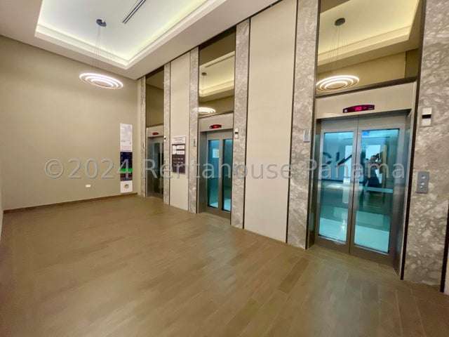 Venta de Consultorio en Costa del Este, PH Town Center Avenida Paseo del Mar 27LGG2736