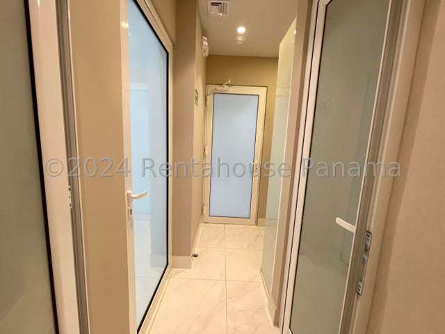 Venta de Consultorio en Costa del Este, PH Town Center Avenida Paseo del Mar 27LGG2736