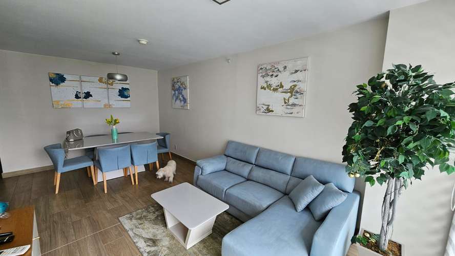 Apartamento en Altos de Golf I con balcon y excelente ubicacion