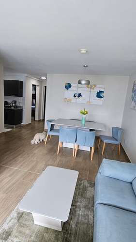 Apartamento en Altos de Golf I con balcon y excelente ubicacion