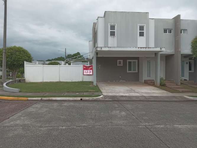 Casa en venta Brisas del Golf PH Victoria