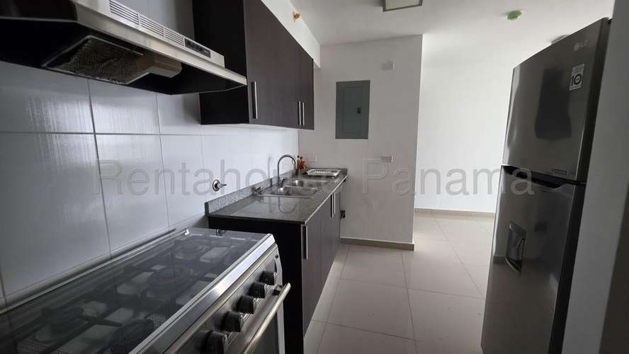 APARTAMENTO CON LINEA BLANCA EN CARRASQUILLA KS  - Imagen 4