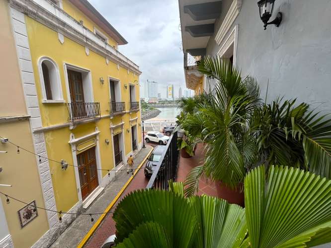Carácter Histórico & Vida Contemporánea en Casco Viejo