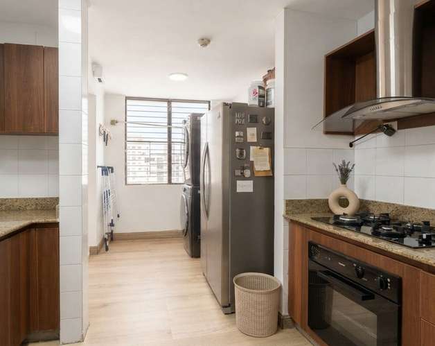 Apartamento en Punta Paitilla I con balcón y 2 parking