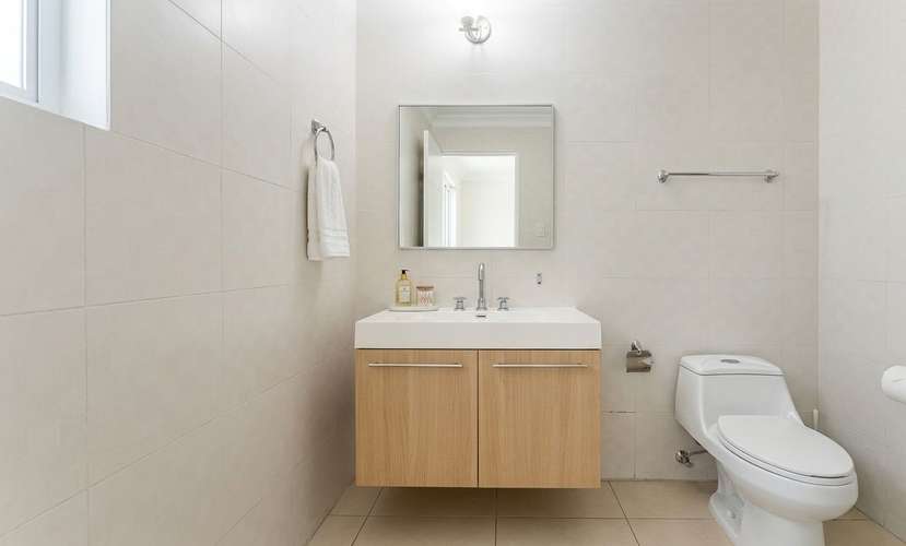 Apartamento en Punta Pacifica I con balcón y vista al mar