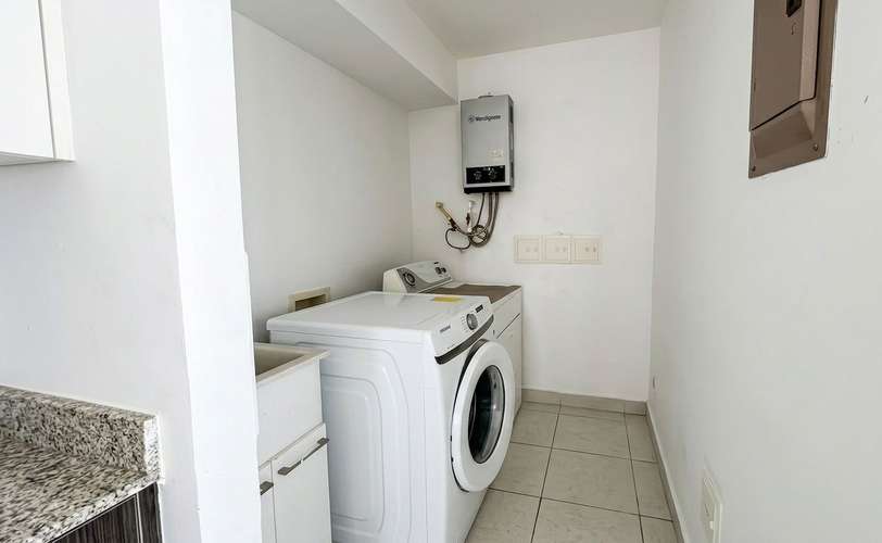 Apartamento en El Cangrejo I con balcón y ubicación premium