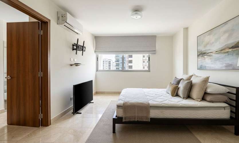 Apartamento en El Cangrejo I con balcón y ubicación premium
