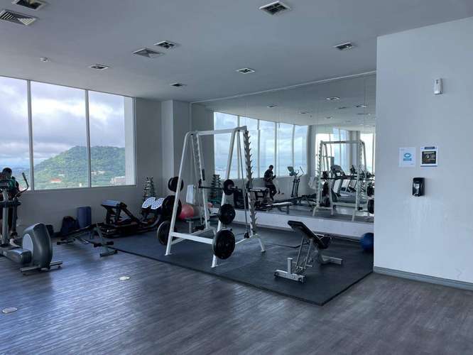 Exclusivo Penthouse Frente al Mar en Avenida Balboa