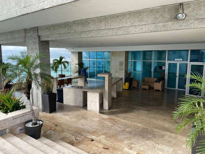 Exclusivo Penthouse Frente al Mar en Avenida Balboa