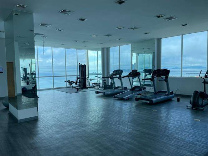 Exclusivo Penthouse Frente al Mar en Avenida Balboa