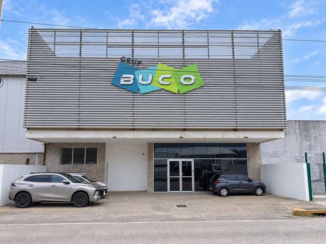 Galera con oficinas y showroom en Llano Bonito, desde 500 m²