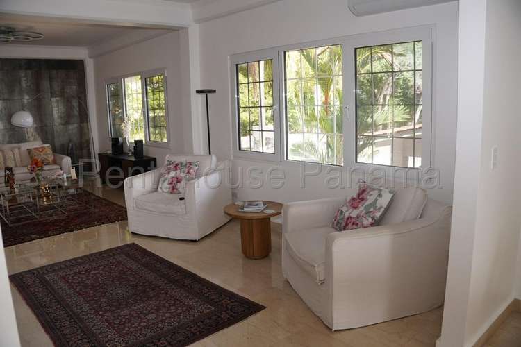 Venta de Casa Remodelada en Albrook | 6 Recámaras, 6.5 Baños 27YCG3261 - Imagen 5