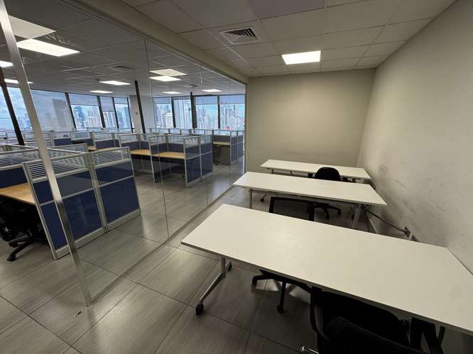 Alquiler Oficina Amoblada en Calle 50 Edificio Corporativo Piso Alto - Imagen 8