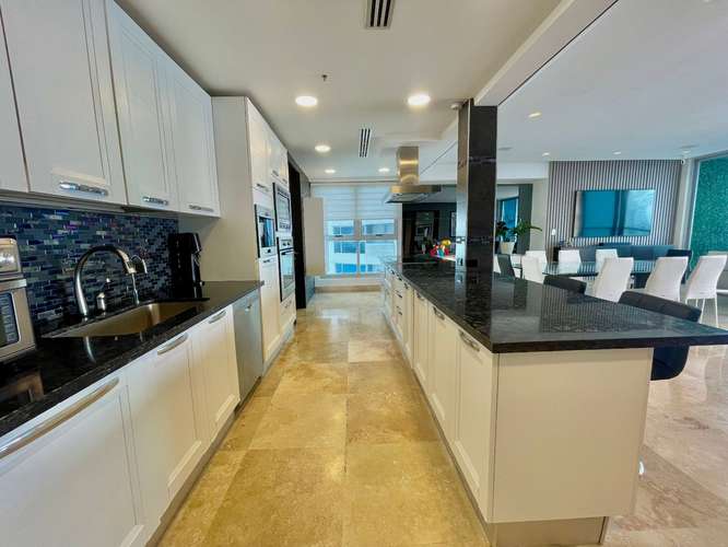Lujoso apartamento de 4 habitaciones en PH Q Tower, Punta Pacífica, con vistas al mar y amenidades exclusivas