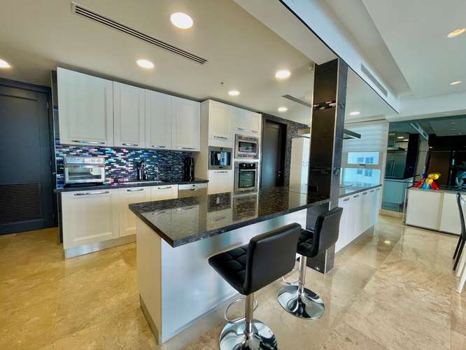 Lujoso apartamento de 4 habitaciones en PH Q Tower, Punta Pacífica, con vistas al mar y amenidades exclusivas