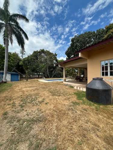 Casa en venta con piscina en Nueva Gorgona