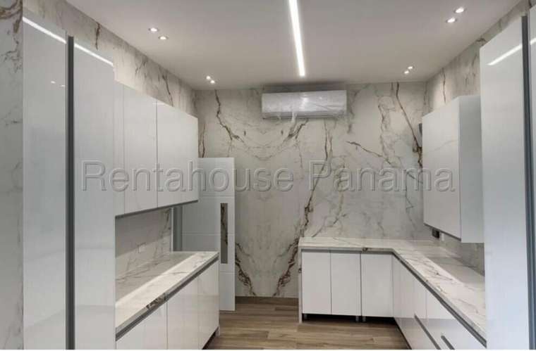 Venta de Casa en Altos del Golf GM