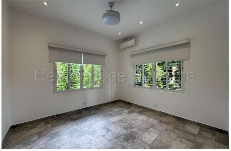 Venta de Casa en Altos del Golf GM