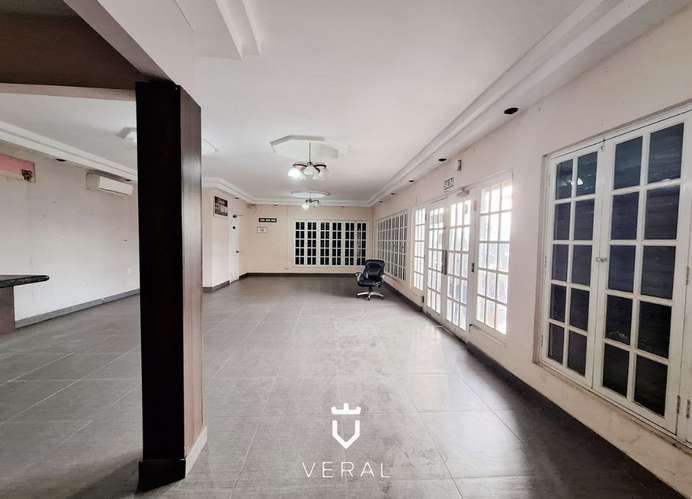 Venta de local comercial en Barrio Colón-La Chorrera (JB)
