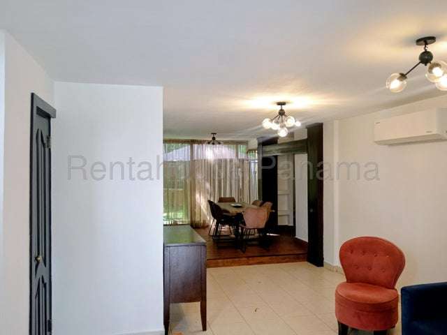 Casa en venta Dorado Lakes, Condado del Rey IH27-3159