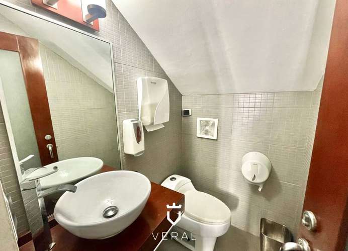 Venta de casa con patio de 100m2 en Obarrio, Panamá (MM) - Imagen 7