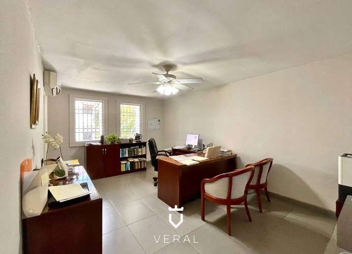 Venta de casa con patio de 100m2 en Obarrio, Panamá (MM) - Imagen 11