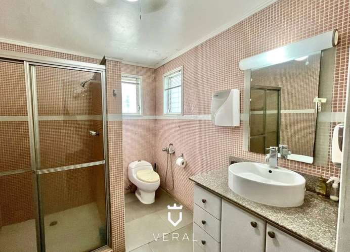 Venta de casa con patio de 100m2 en Obarrio, Panamá (MM) - Imagen 12