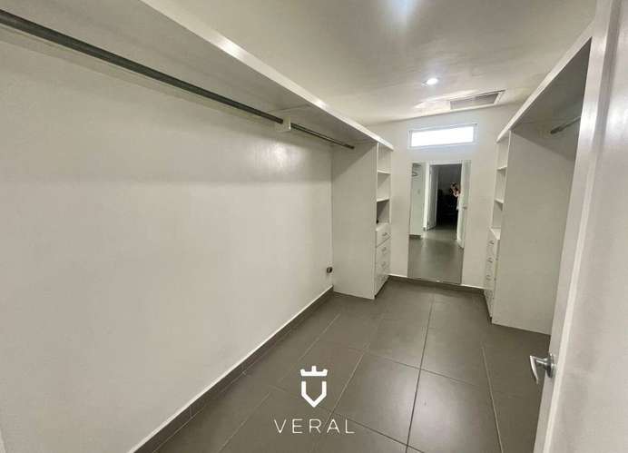 Venta de casa con patio de 100m2 en Obarrio, Panamá (MM) - Imagen 9