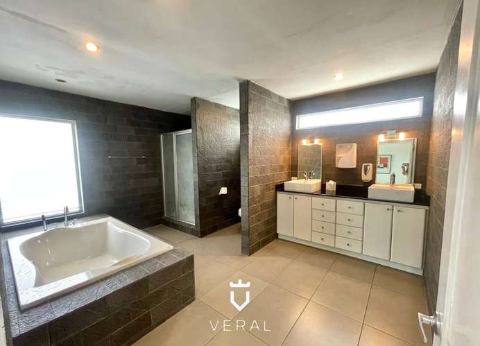 Venta de casa con patio de 100m2 en Obarrio, Panamá (MM) - Imagen 10