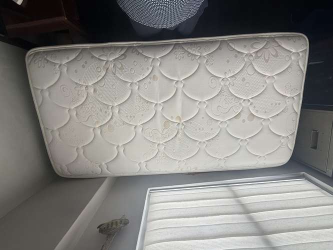 Se vende Box Spring + Colchon de cama twin. - Imagen 2