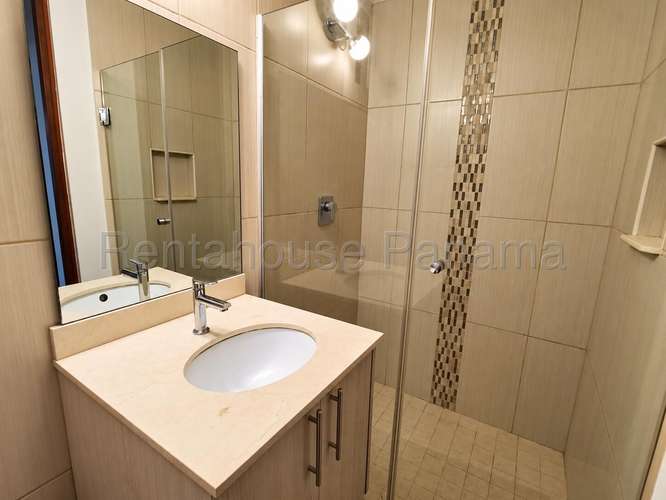 Vendo Apartamento en Pueblo Nuevo LC27-3225