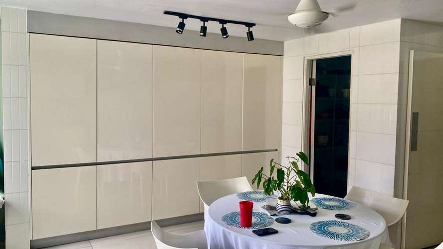 La Alameda. 500mts 4r 3.5b piscina $460,000.00