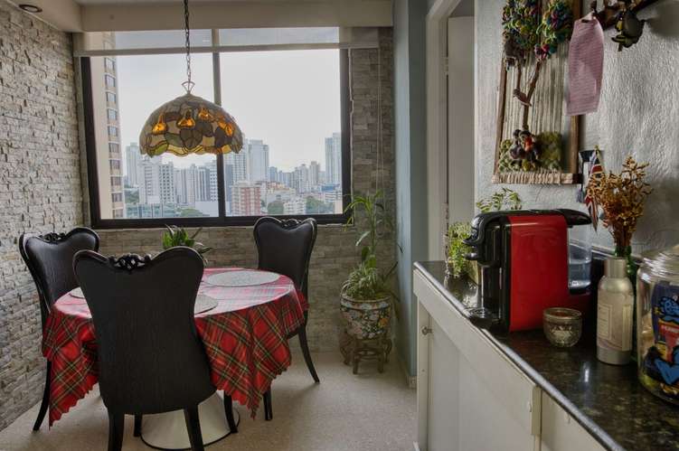 Monaco. 170mts 3r 2b cbs 2est $245,000.00neg