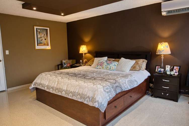 Monaco. 170mts 3r 2b cbs 2est $245,000.00neg