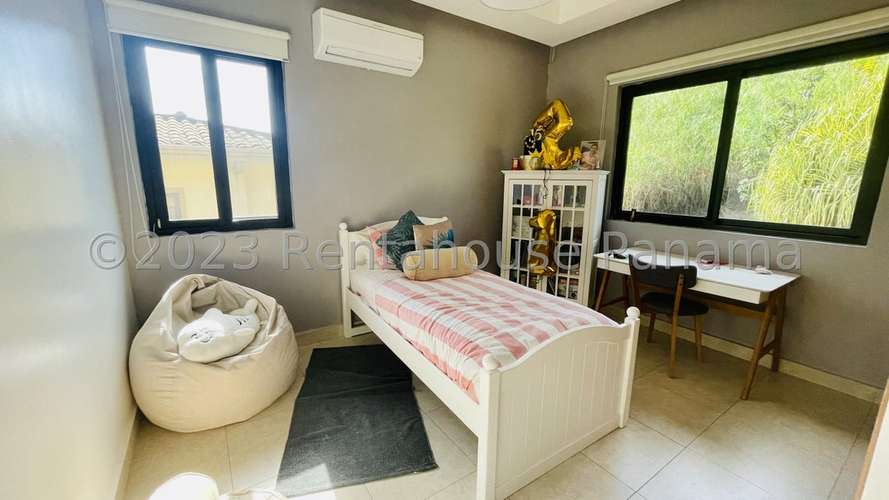 Venta de Casa en Clayton cdy27-670