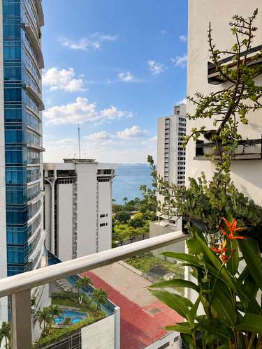Apartamento moderno de 2 dormitorios con vista al mar en Ciudad de Panamá - Imagen 2