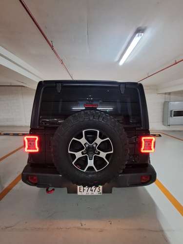 Jeep rubicon un solo dueño de lujo 