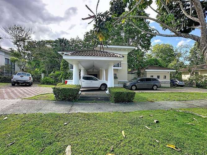 Venta de Casa en PH Residencial Camino de Cruces, Ancón