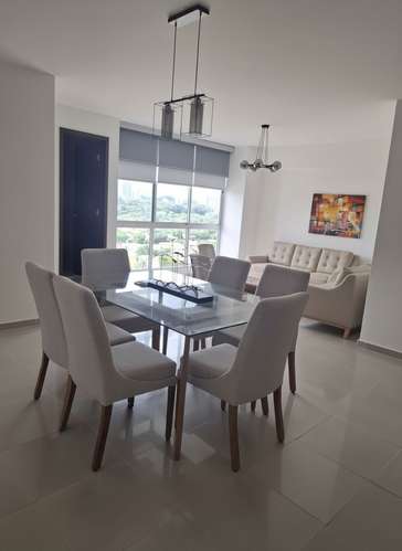 Alquilo apartamento en San Francisco, Coco del Mar, amoblado, 2 recamaras con baño, 120m2.