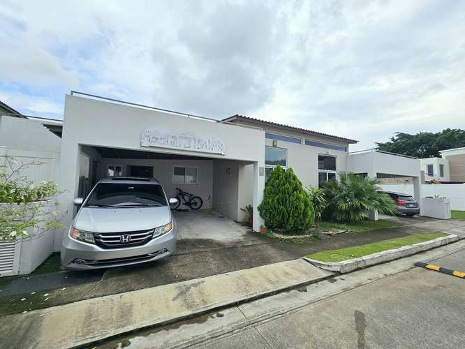 Venta de casa en PH Villa Sur - Costa Sur. 4 Habitaciones. Precio Negociable
