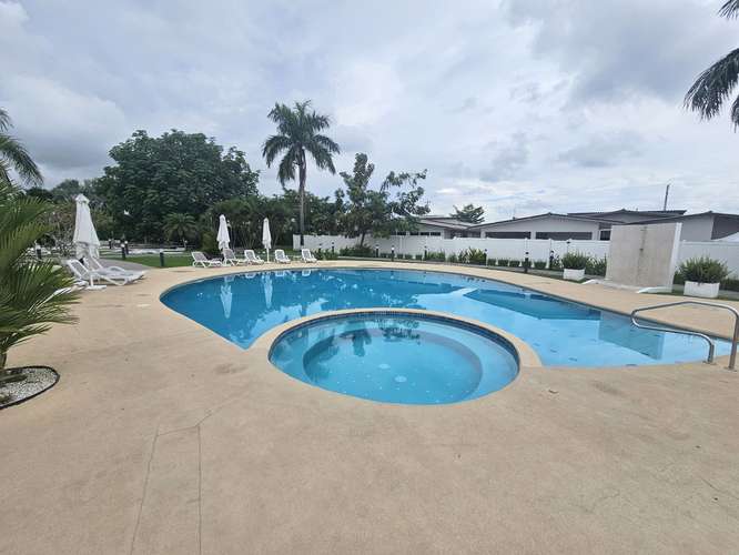 Venta de casa en PH Villa Sur - Costa Sur. 4 Habitaciones. Precio Negociable