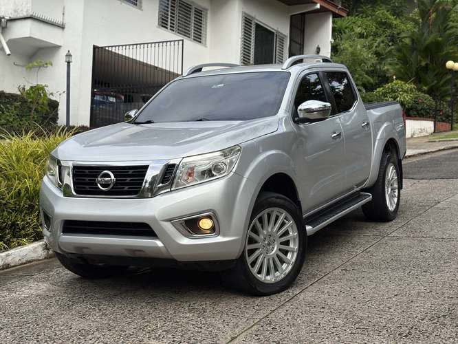Nissan Frontier NP300 Automático 4x4 Único Dueño 