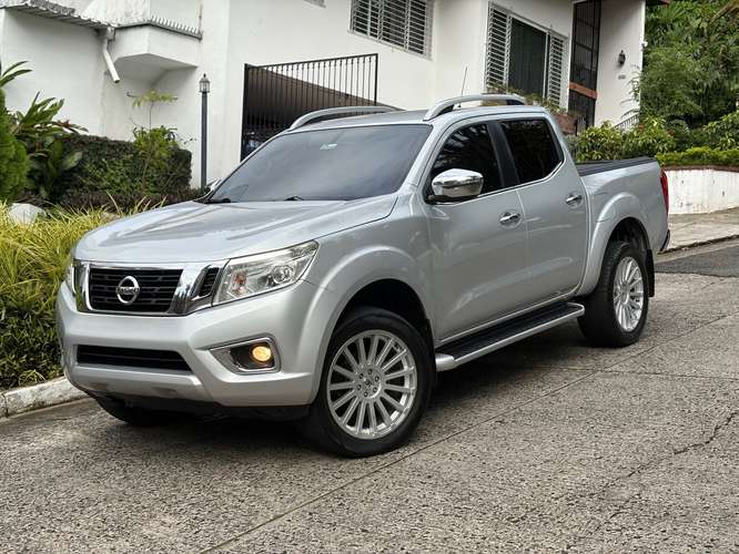 Nissan Frontier NP300 Automático 4x4 Único Dueño  - Imagen 7